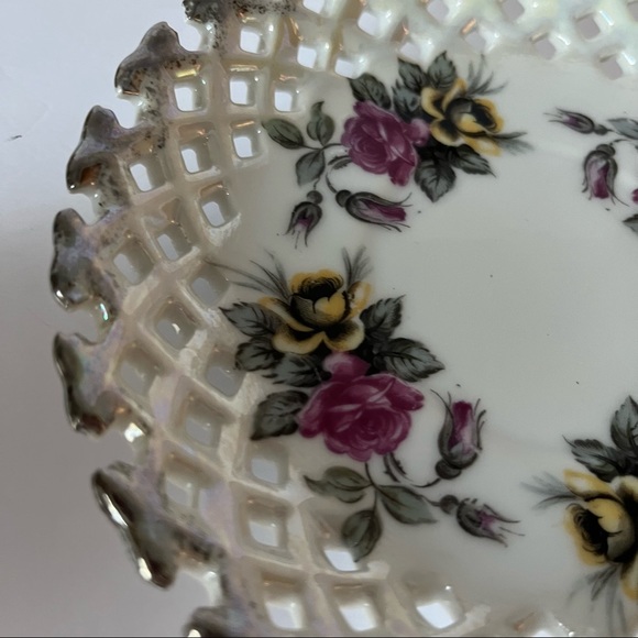 Vintage Teacup and saucer floral print - Picture 14 of 16